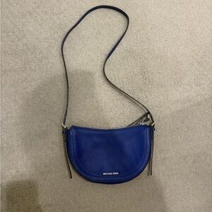 MICHAEL KORS Royal Blue Pebbled Crossbody Bag